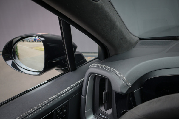 Porsche Cayenne 4.0 Turbo E-Hybrid | TECHART | ADAPTIVE CRUISE | STOELVERKOELING & VERWARMING | TREKHAAK | PASSENGER DISPLAY | HEAD UP | BURMEST STUURWIELVERWARMING | CARBON+LEDEREN DASHBOARD AFWERKING | SUÉDE HEMELBEKLEDING | ETC.
