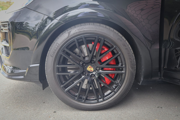 Porsche Cayenne 4.0 Turbo E-Hybrid | TECHART | ADAPTIVE CRUISE | STOELVERKOELING & VERWARMING | TREKHAAK | PASSENGER DISPLAY | HEAD UP | BURMEST STUURWIELVERWARMING | CARBON+LEDEREN DASHBOARD AFWERKING | SUÉDE HEMELBEKLEDING | ETC.
