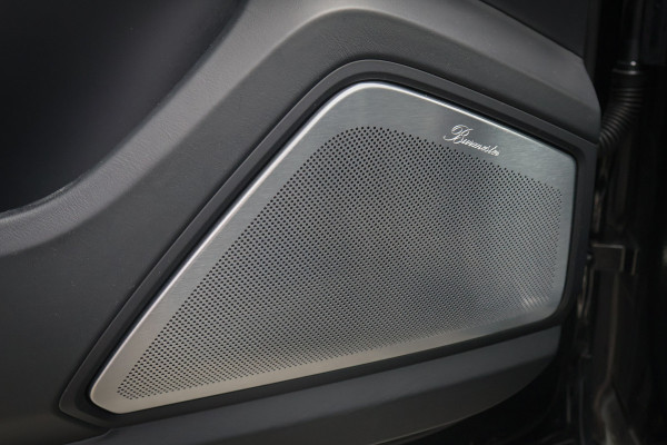 Porsche Cayenne 4.0 Turbo E-Hybrid | TECHART | ADAPTIVE CRUISE | STOELVERKOELING & VERWARMING | TREKHAAK | PASSENGER DISPLAY | HEAD UP | BURMEST STUURWIELVERWARMING | CARBON+LEDEREN DASHBOARD AFWERKING | SUÉDE HEMELBEKLEDING | ETC.