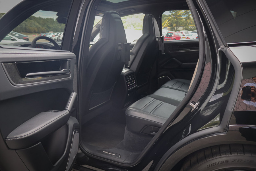 Porsche Cayenne 4.0 Turbo E-Hybrid | TECHART | ADAPTIVE CRUISE | STOELVERKOELING & VERWARMING | TREKHAAK | PASSENGER DISPLAY | HEAD UP | BURMEST STUURWIELVERWARMING | CARBON+LEDEREN DASHBOARD AFWERKING | SUÉDE HEMELBEKLEDING | ETC.
