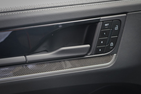 Porsche Cayenne 4.0 Turbo E-Hybrid | TECHART | ADAPTIVE CRUISE | STOELVERKOELING & VERWARMING | TREKHAAK | PASSENGER DISPLAY | HEAD UP | BURMEST STUURWIELVERWARMING | CARBON+LEDEREN DASHBOARD AFWERKING | SUÉDE HEMELBEKLEDING | ETC.