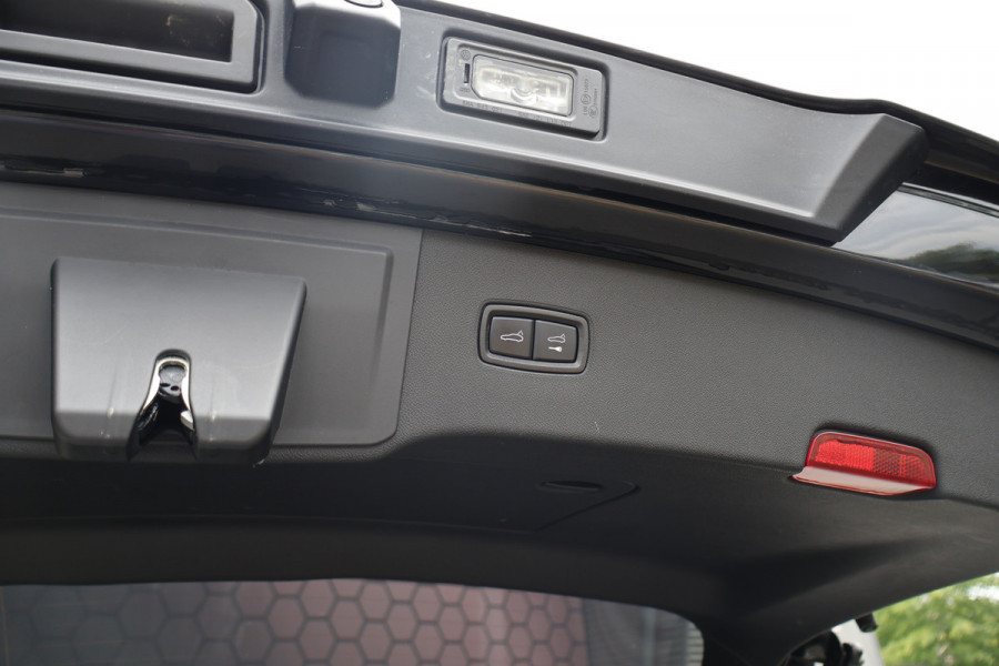 Porsche Cayenne 4.0 Turbo E-Hybrid | TECHART | ADAPTIVE CRUISE | STOELVERKOELING & VERWARMING | TREKHAAK | PASSENGER DISPLAY | HEAD UP | BURMEST STUURWIELVERWARMING | CARBON+LEDEREN DASHBOARD AFWERKING | SUÉDE HEMELBEKLEDING | ETC.