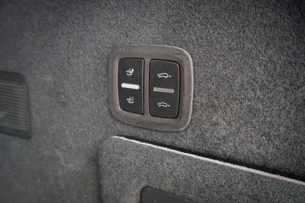 Porsche Cayenne 4.0 Turbo E-Hybrid | TECHART | ADAPTIVE CRUISE | STOELVERKOELING & VERWARMING | TREKHAAK | PASSENGER DISPLAY | HEAD UP | BURMEST STUURWIELVERWARMING | CARBON+LEDEREN DASHBOARD AFWERKING | SUÉDE HEMELBEKLEDING | ETC.