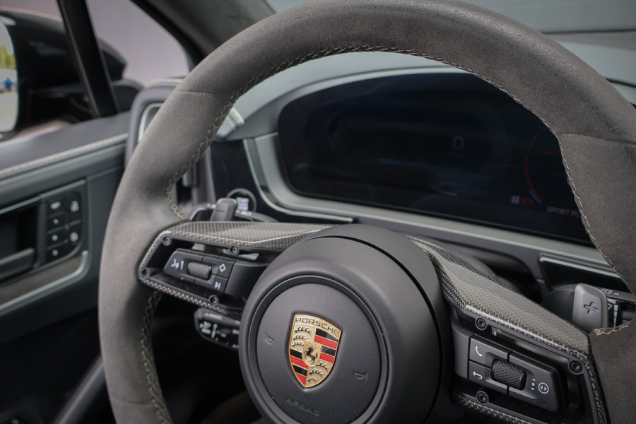 Porsche Cayenne 4.0 Turbo E-Hybrid | TECHART | ADAPTIVE CRUISE | STOELVERKOELING & VERWARMING | TREKHAAK | PASSENGER DISPLAY | HEAD UP | BURMEST STUURWIELVERWARMING | CARBON+LEDEREN DASHBOARD AFWERKING | SUÉDE HEMELBEKLEDING | ETC.