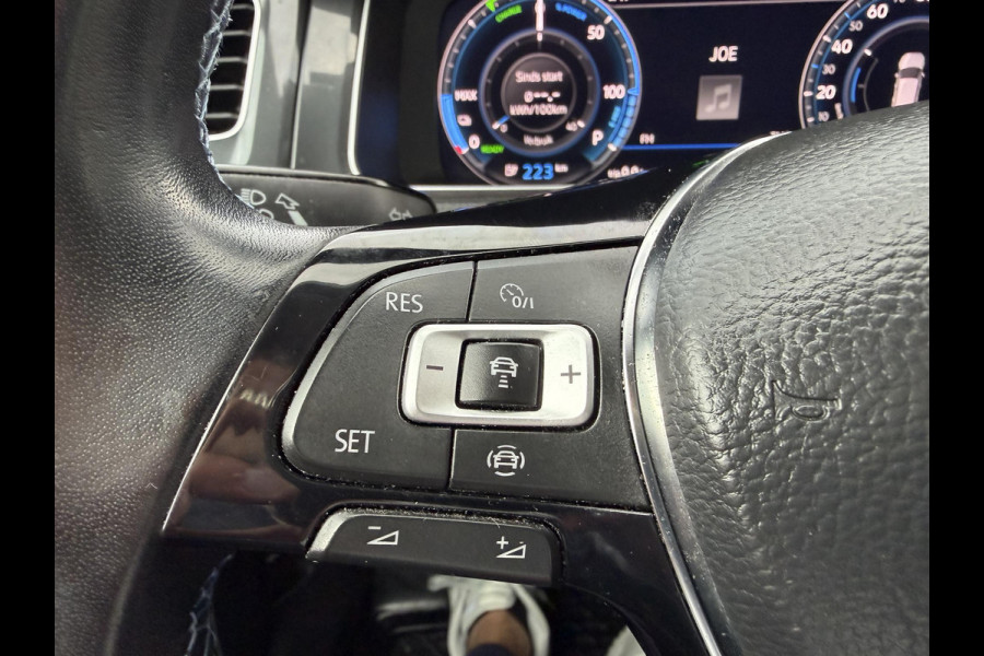 Volkswagen e-Golf E-DITION SOH 100% | DIGIT. DASHB. | STOEL, VOORRUIT VERW. | ONDERHOUD HIST. | CAMERA