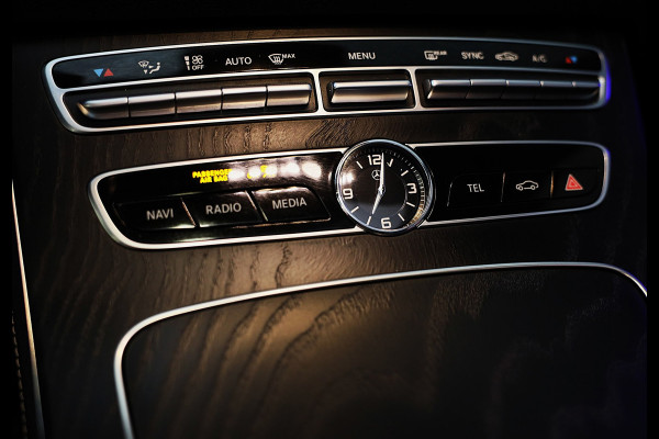 Mercedes-Benz E-Klasse Coupé 200 AMG Line / Aut / Leder / Burmester / Memory / Elek Stoelen / Dig Cockpit / Open Pano / 21 Inch