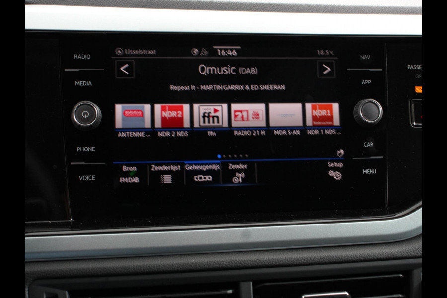 Volkswagen Polo 1.0 TSI Goal Automaat Navigatie Apple Carplay/Android Auto Parkeersensoren Adaptive Cruise Control Stoelverwarming Matrix LED koplampen Climate Control