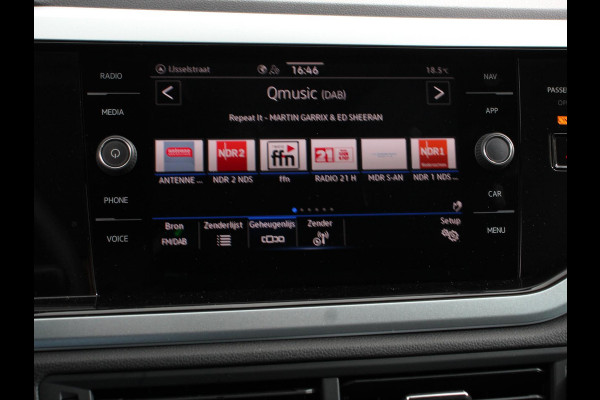Volkswagen Polo 1.0 TSI Goal Automaat Navigatie Apple Carplay/Android Auto Parkeersensoren Adaptive Cruise Control Stoelverwarming Matrix LED koplampen Climate Control