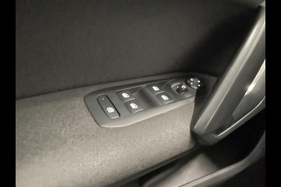 Peugeot 308 SW 1.2 PureTech Active Pack Trekhaak Navigatie Parkeersensoren achter Cruise Control Climate Control