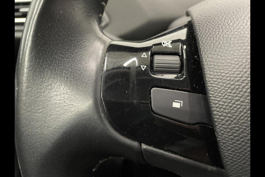 Peugeot 308 SW 1.2 PureTech Active Pack Trekhaak Navigatie Parkeersensoren achter Cruise Control Climate Control