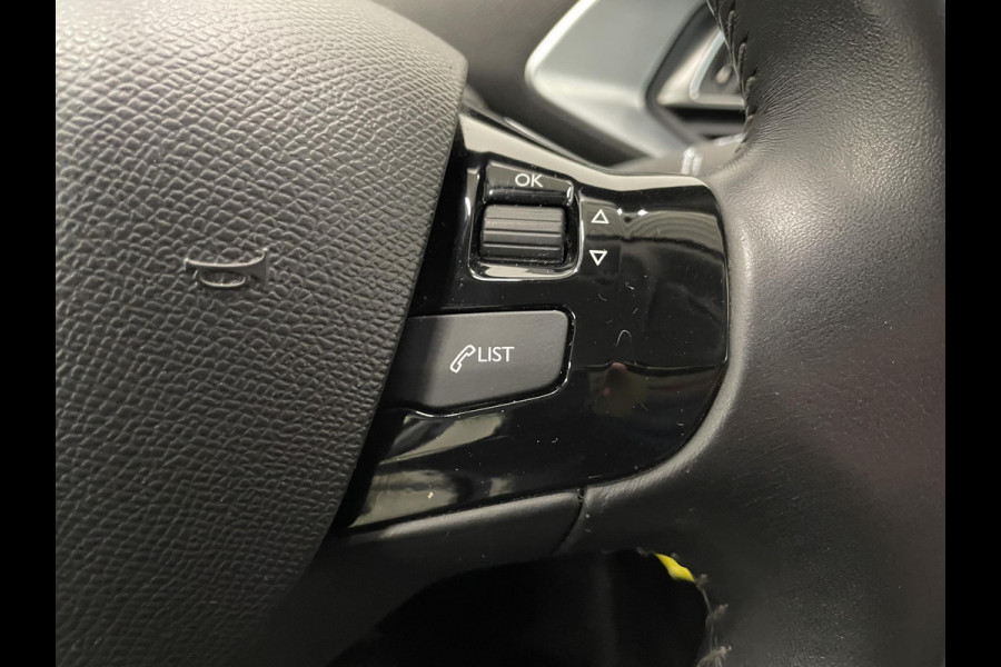 Peugeot 308 SW 1.2 PureTech Active Pack Trekhaak Navigatie Parkeersensoren achter Cruise Control Climate Control