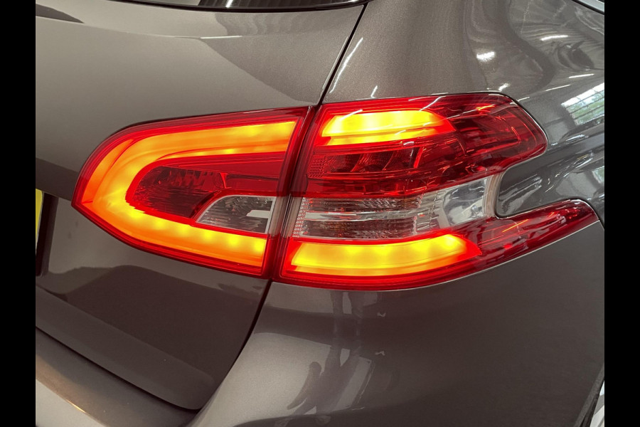Peugeot 308 SW 1.2 PureTech Active Pack Trekhaak Navigatie Parkeersensoren achter Cruise Control Climate Control