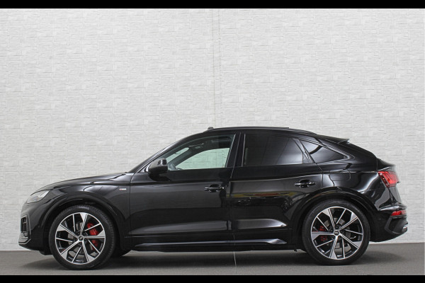 Audi Q5 Sportback 300pk TFSI e S-Line Competition | RS-Leder | Luchtvering | 360 Camera | Panorama | B&O | ACC | SQ5 Diffuser | Sfeerverlichting | Trekhaak | Stoelverwarming V+A | LED-Matrix | Keyless-Entry | Memory | Zonwering | Standkachel | Stuurverwarming | 21 inch | Black-Optic | Carplay |