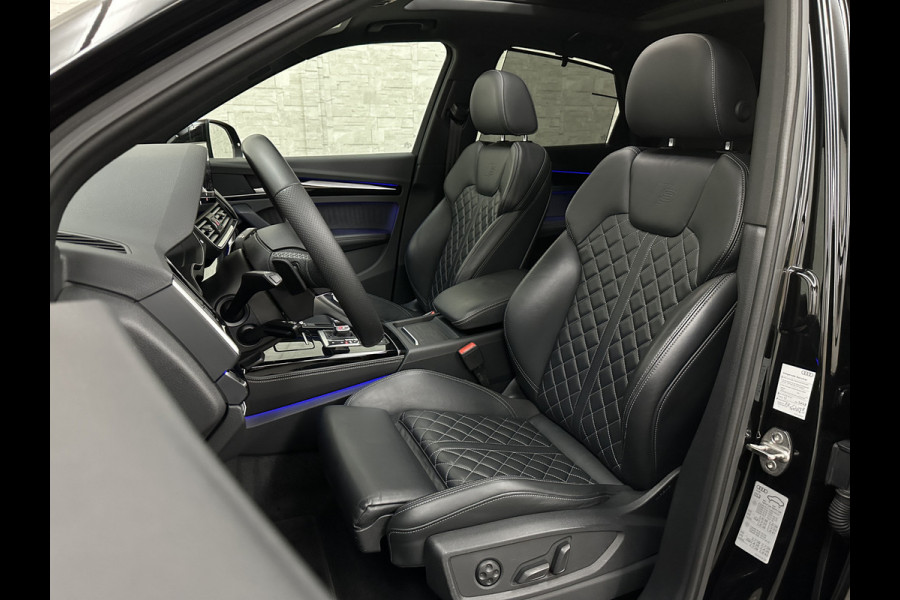 Audi Q5 Sportback 300pk TFSI e S-Line Competition | RS-Leder | Luchtvering | 360 Camera | Panorama | B&O | ACC | SQ5 Diffuser | Sfeerverlichting | Trekhaak | Stoelverwarming V+A | LED-Matrix | Keyless-Entry | Memory | Zonwering | Standkachel | Stuurverwarming | 21 inch | Black-Optic | Carplay |
