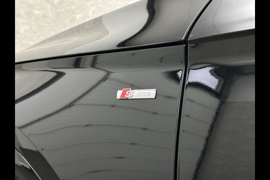 Audi Q5 Sportback 300pk TFSI e S-Line Competition | RS-Leder | Luchtvering | 360 Camera | Panorama | B&O | ACC | SQ5 Diffuser | Sfeerverlichting | Trekhaak | Stoelverwarming V+A | LED-Matrix | Keyless-Entry | Memory | Zonwering | Standkachel | Stuurverwarming | 21 inch | Black-Optic | Carplay |