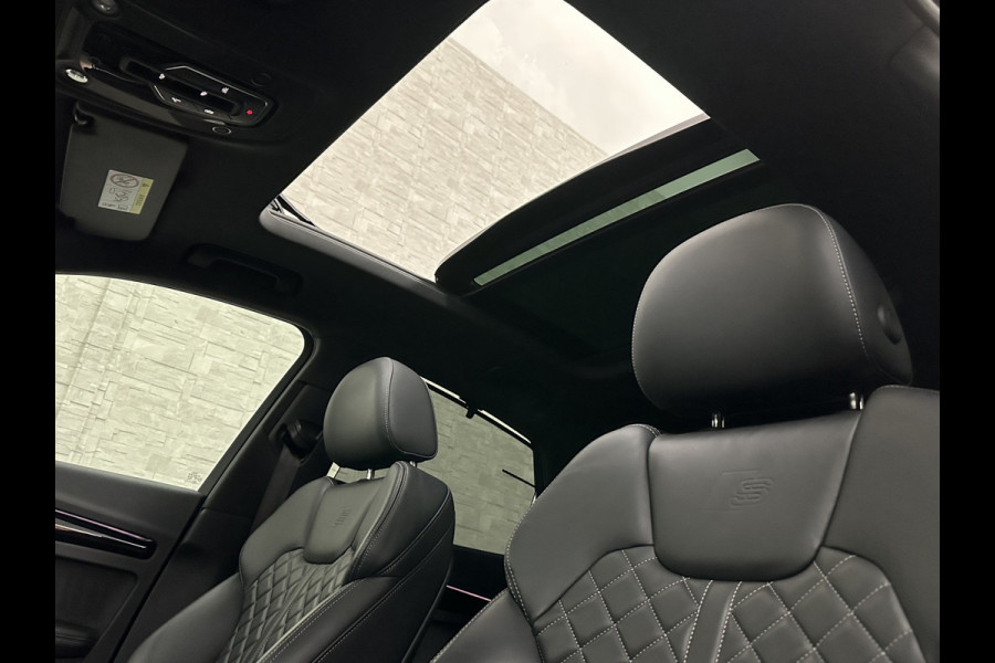 Audi Q5 Sportback 300pk TFSI e S-Line Competition | RS-Leder | Luchtvering | 360 Camera | Panorama | B&O | ACC | SQ5 Diffuser | Sfeerverlichting | Trekhaak | Stoelverwarming V+A | LED-Matrix | Keyless-Entry | Memory | Zonwering | Standkachel | Stuurverwarming | 21 inch | Black-Optic | Carplay |