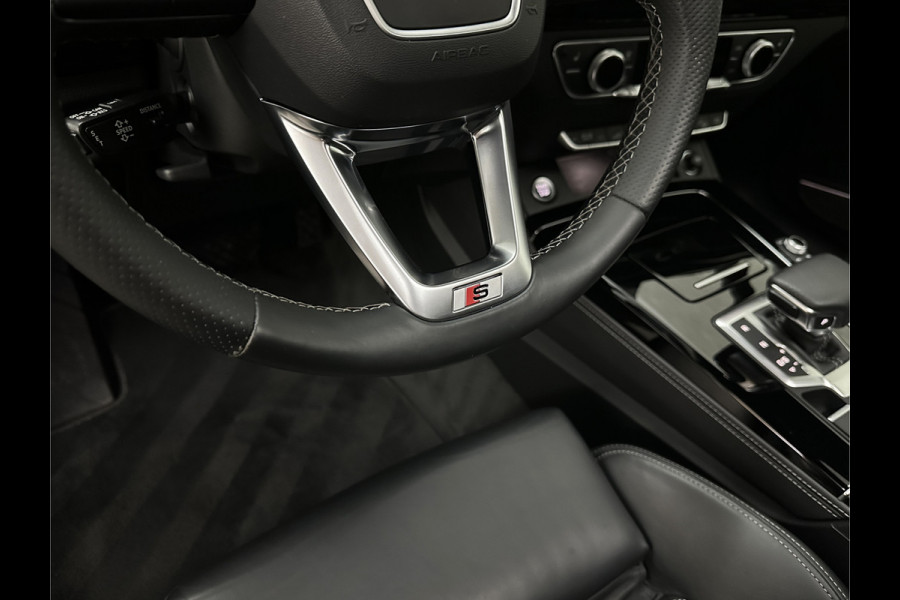 Audi Q5 Sportback 300pk TFSI e S-Line Competition | RS-Leder | Luchtvering | 360 Camera | Panorama | B&O | ACC | SQ5 Diffuser | Sfeerverlichting | Trekhaak | Stoelverwarming V+A | LED-Matrix | Keyless-Entry | Memory | Zonwering | Standkachel | Stuurverwarming | 21 inch | Black-Optic | Carplay |