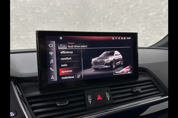 Audi Q5 Sportback 300pk TFSI e S-Line Competition | RS-Leder | Luchtvering | 360 Camera | Panorama | B&O | ACC | SQ5 Diffuser | Sfeerverlichting | Trekhaak | Stoelverwarming V+A | LED-Matrix | Keyless-Entry | Memory | Zonwering | Standkachel | Stuurverwarming | 21 inch | Black-Optic | Carplay |