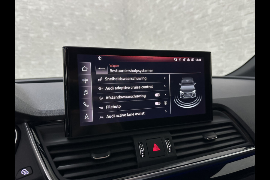 Audi Q5 Sportback 300pk TFSI e S-Line Competition | RS-Leder | Luchtvering | 360 Camera | Panorama | B&O | ACC | SQ5 Diffuser | Sfeerverlichting | Trekhaak | Stoelverwarming V+A | LED-Matrix | Keyless-Entry | Memory | Zonwering | Standkachel | Stuurverwarming | 21 inch | Black-Optic | Carplay |