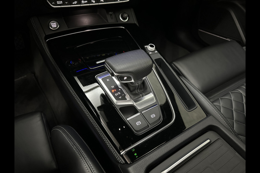 Audi Q5 Sportback 300pk TFSI e S-Line Competition | RS-Leder | Luchtvering | 360 Camera | Panorama | B&O | ACC | SQ5 Diffuser | Sfeerverlichting | Trekhaak | Stoelverwarming V+A | LED-Matrix | Keyless-Entry | Memory | Zonwering | Standkachel | Stuurverwarming | 21 inch | Black-Optic | Carplay |