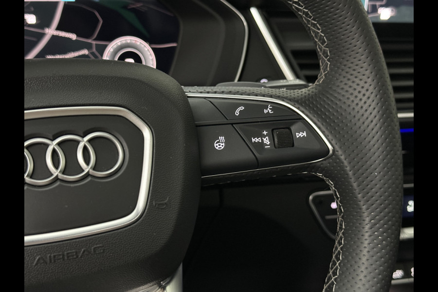 Audi Q5 Sportback 300pk TFSI e S-Line Competition | RS-Leder | Luchtvering | 360 Camera | Panorama | B&O | ACC | SQ5 Diffuser | Sfeerverlichting | Trekhaak | Stoelverwarming V+A | LED-Matrix | Keyless-Entry | Memory | Zonwering | Standkachel | Stuurverwarming | 21 inch | Black-Optic | Carplay |