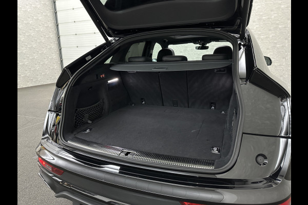 Audi Q5 Sportback 300pk TFSI e S-Line Competition | RS-Leder | Luchtvering | 360 Camera | Panorama | B&O | ACC | SQ5 Diffuser | Sfeerverlichting | Trekhaak | Stoelverwarming V+A | LED-Matrix | Keyless-Entry | Memory | Zonwering | Standkachel | Stuurverwarming | 21 inch | Black-Optic | Carplay |
