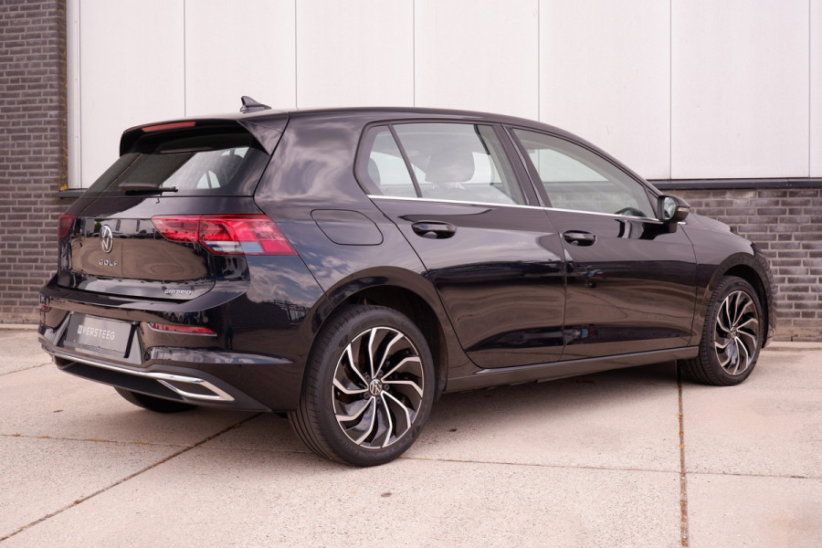 Volkswagen Golf 1.4 eHybrid Style | Carplay | Camera | Memory | Navi | Sfeerverlichting | LED | IQ-Light