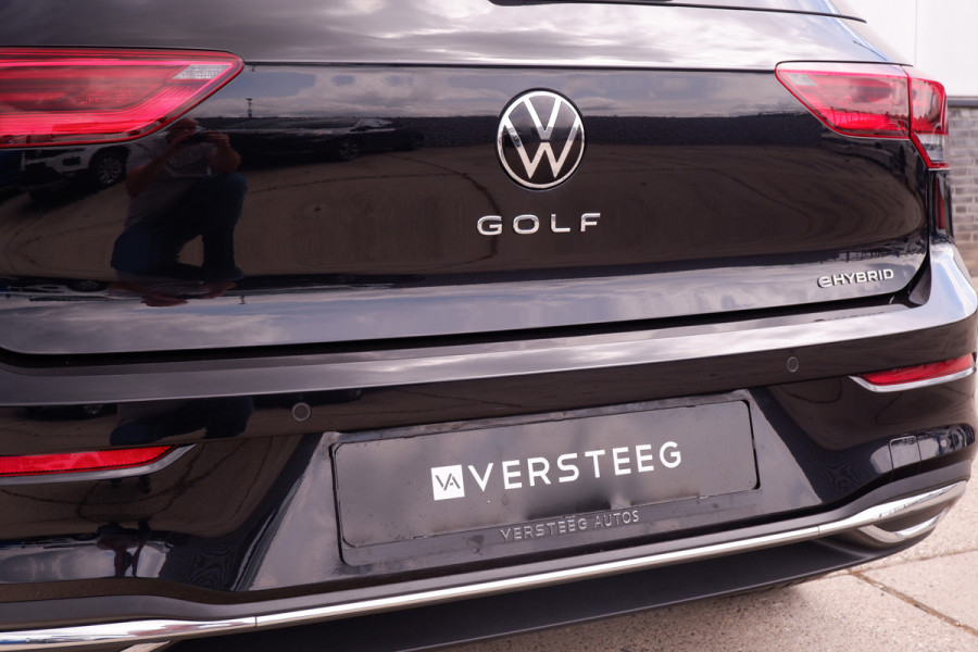 Volkswagen Golf 1.4 eHybrid Style | Carplay | Camera | Memory | Navi | Sfeerverlichting | LED | IQ-Light