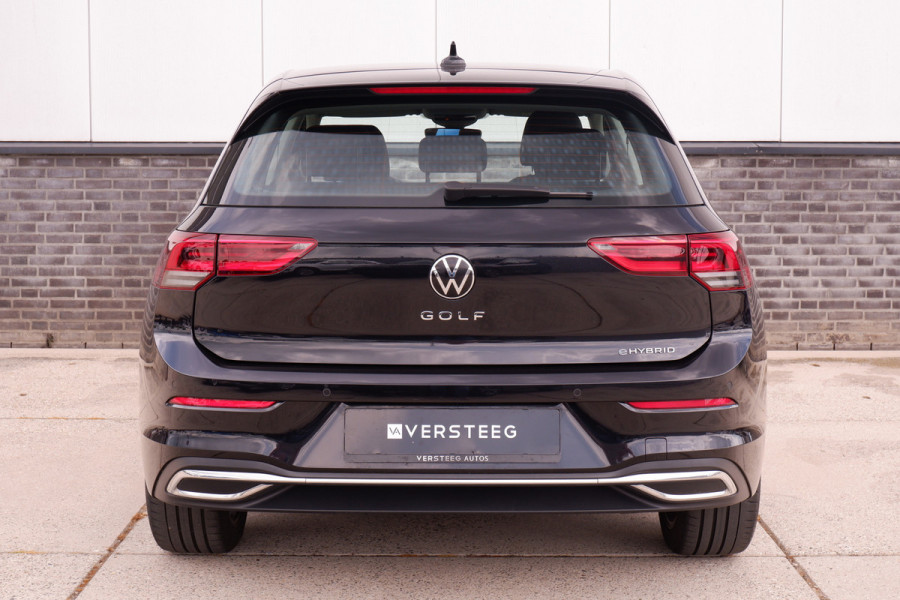 Volkswagen Golf 1.4 eHybrid Style | Carplay | Camera | Memory | Navi | Sfeerverlichting | LED | IQ-Light