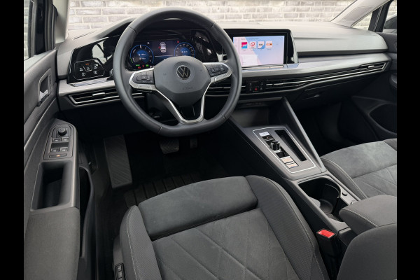 Volkswagen Golf 1.4 eHybrid Style | Carplay | Camera | Memory | Navi | Sfeerverlichting | LED | IQ-Light