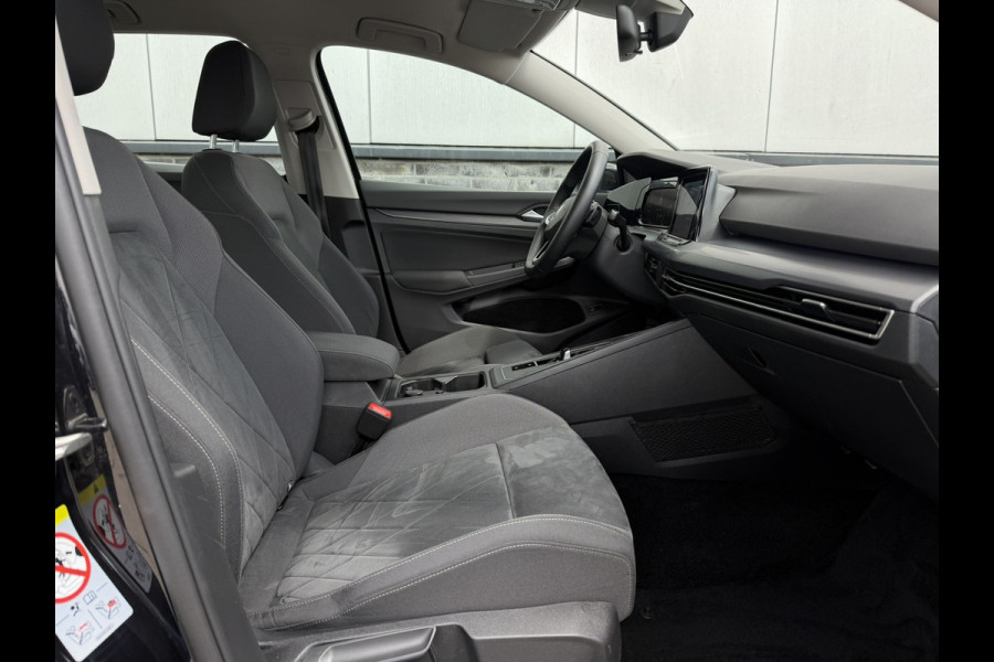 Volkswagen Golf 1.4 eHybrid Style | Carplay | Camera | Memory | Navi | Sfeerverlichting | LED | IQ-Light