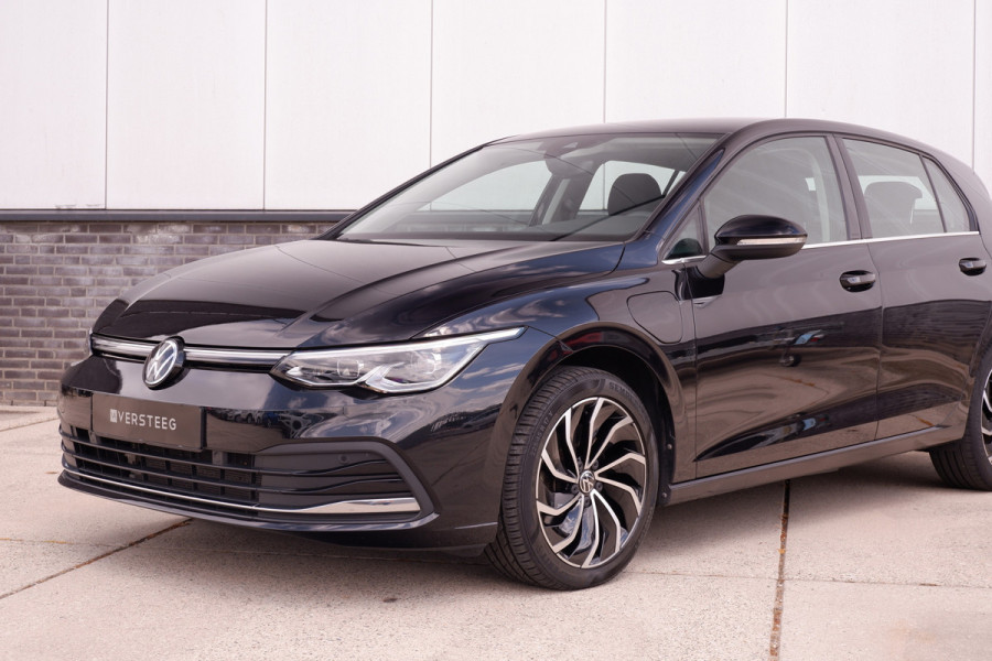 Volkswagen Golf 1.4 eHybrid Style | Carplay | Camera | Memory | Navi | Sfeerverlichting | LED | IQ-Light