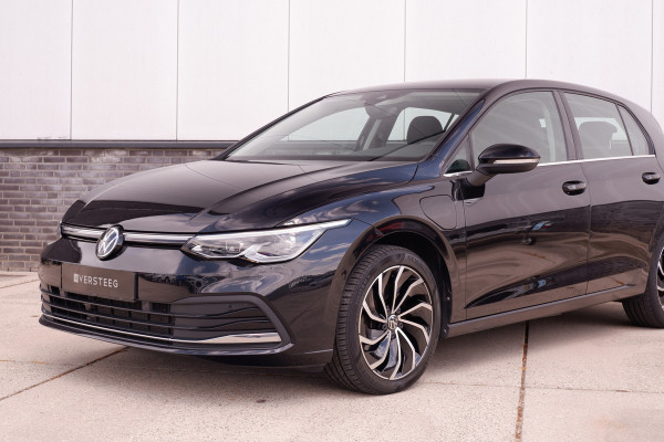 Volkswagen Golf 1.4 eHybrid Style | Carplay | Camera | Memory | Navi | Sfeerverlichting | LED | IQ-Light