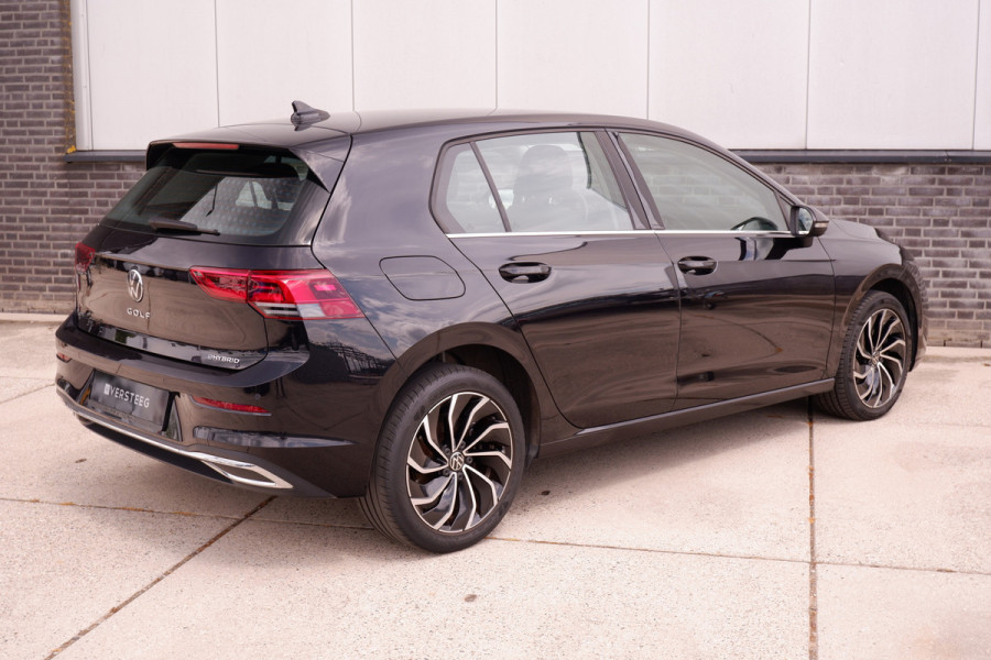 Volkswagen Golf 1.4 eHybrid Style | Carplay | Camera | Memory | Navi | Sfeerverlichting | LED | IQ-Light