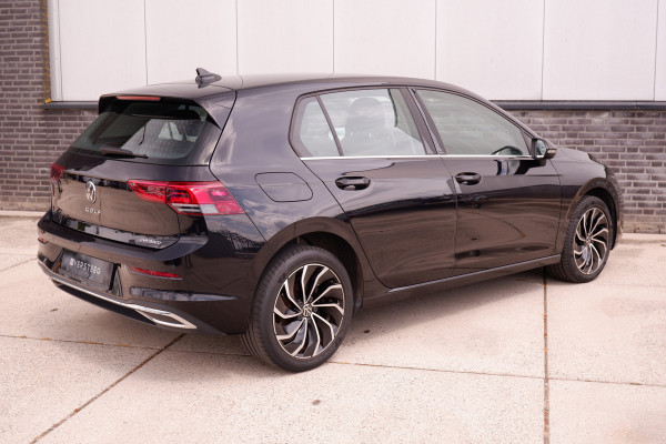 Volkswagen Golf 1.4 eHybrid Style | Carplay | Camera | Memory | Navi | Sfeerverlichting | LED | IQ-Light