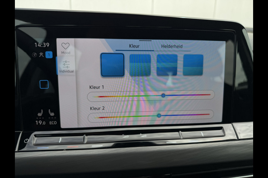 Volkswagen Golf 1.4 eHybrid Style | Carplay | Camera | Memory | Navi | Sfeerverlichting | LED | IQ-Light