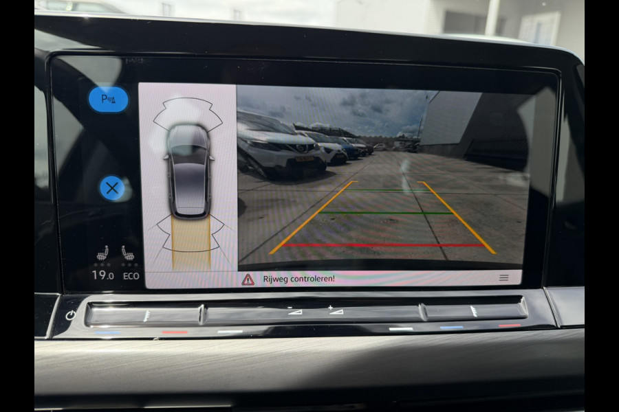 Volkswagen Golf 1.4 eHybrid Style | Carplay | Camera | Memory | Navi | Sfeerverlichting | LED | IQ-Light