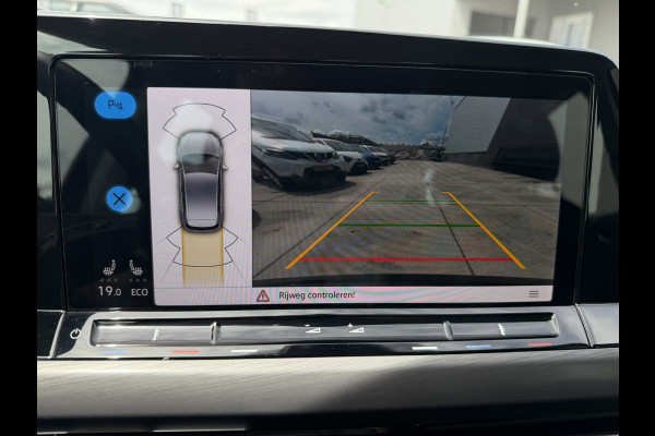Volkswagen Golf 1.4 eHybrid Style | Carplay | Camera | Memory | Navi | Sfeerverlichting | LED | IQ-Light