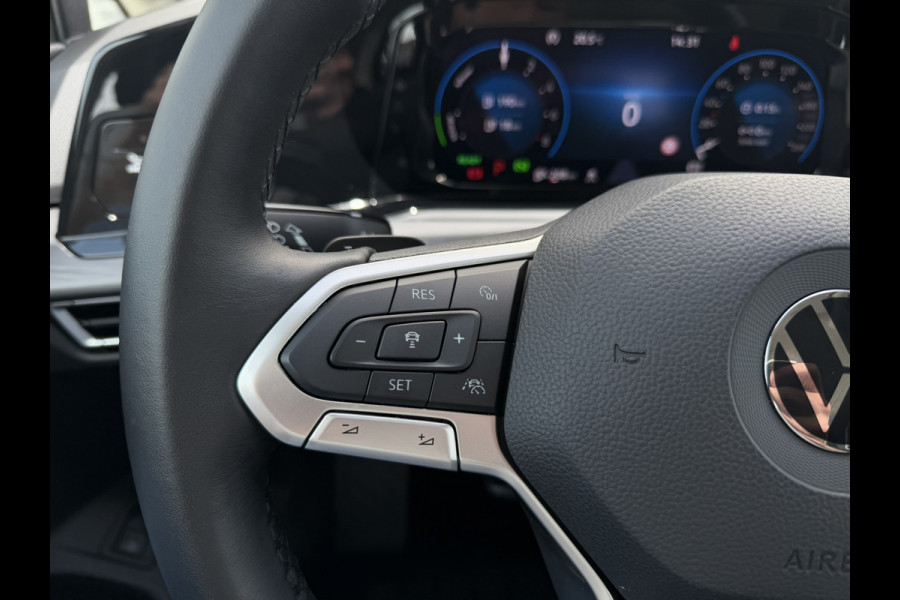 Volkswagen Golf 1.4 eHybrid Style | Carplay | Camera | Memory | Navi | Sfeerverlichting | LED | IQ-Light