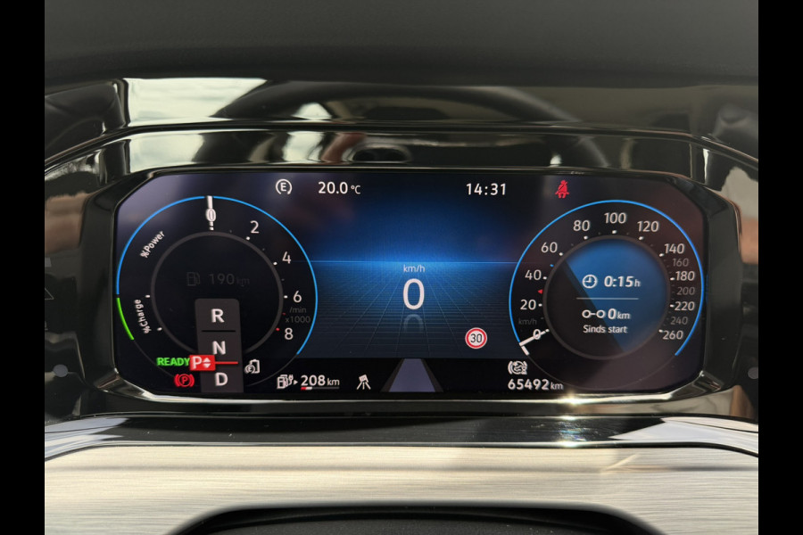 Volkswagen Golf 1.4 eHybrid Style | Carplay | Camera | Memory | Navi | Sfeerverlichting | LED | IQ-Light