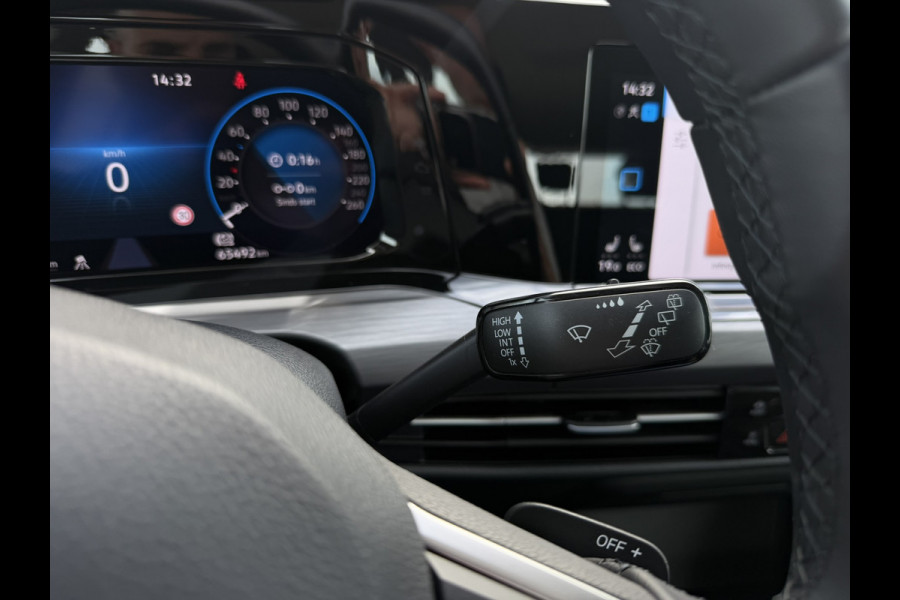 Volkswagen Golf 1.4 eHybrid Style | Carplay | Camera | Memory | Navi | Sfeerverlichting | LED | IQ-Light