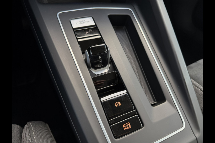 Volkswagen Golf 1.4 eHybrid Style | Carplay | Camera | Memory | Navi | Sfeerverlichting | LED | IQ-Light