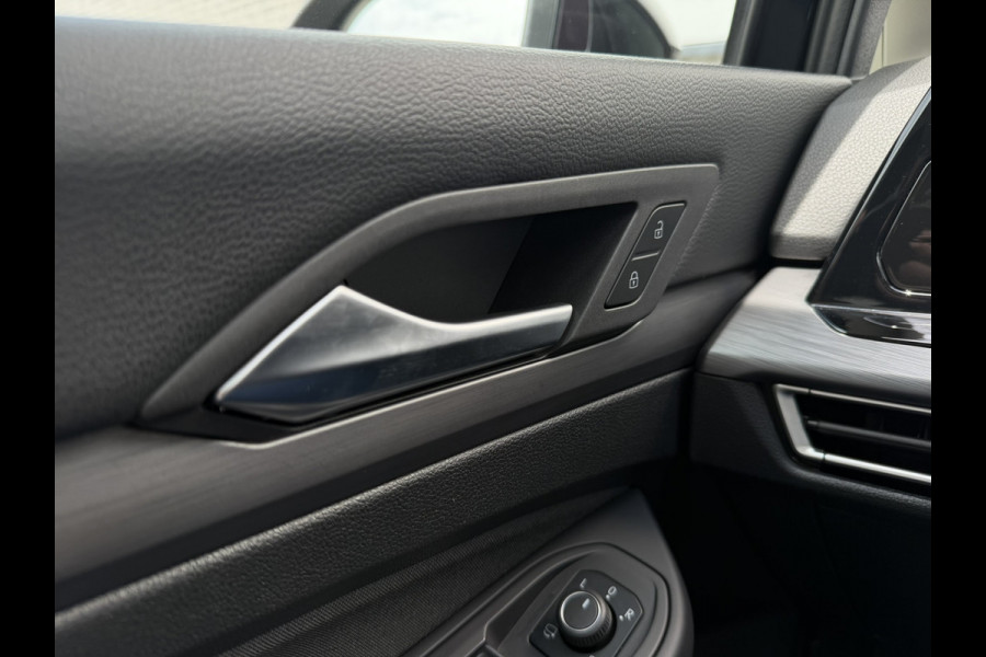 Volkswagen Golf 1.4 eHybrid Style | Carplay | Camera | Memory | Navi | Sfeerverlichting | LED | IQ-Light