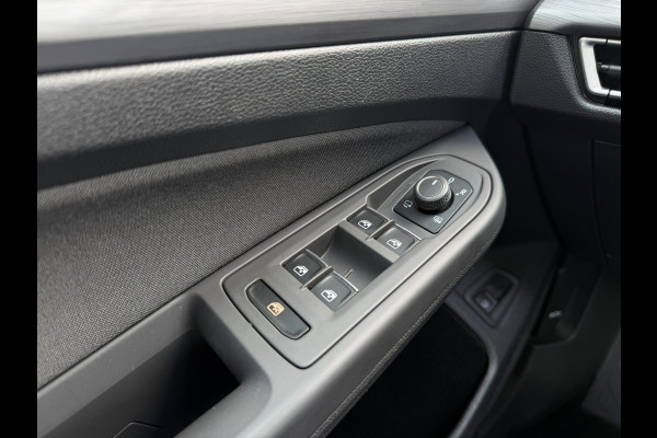Volkswagen Golf 1.4 eHybrid Style | Carplay | Camera | Memory | Navi | Sfeerverlichting | LED | IQ-Light