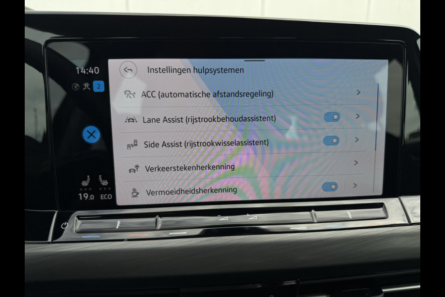 Volkswagen Golf 1.4 eHybrid Style | Carplay | Camera | Memory | Navi | Sfeerverlichting | LED | IQ-Light