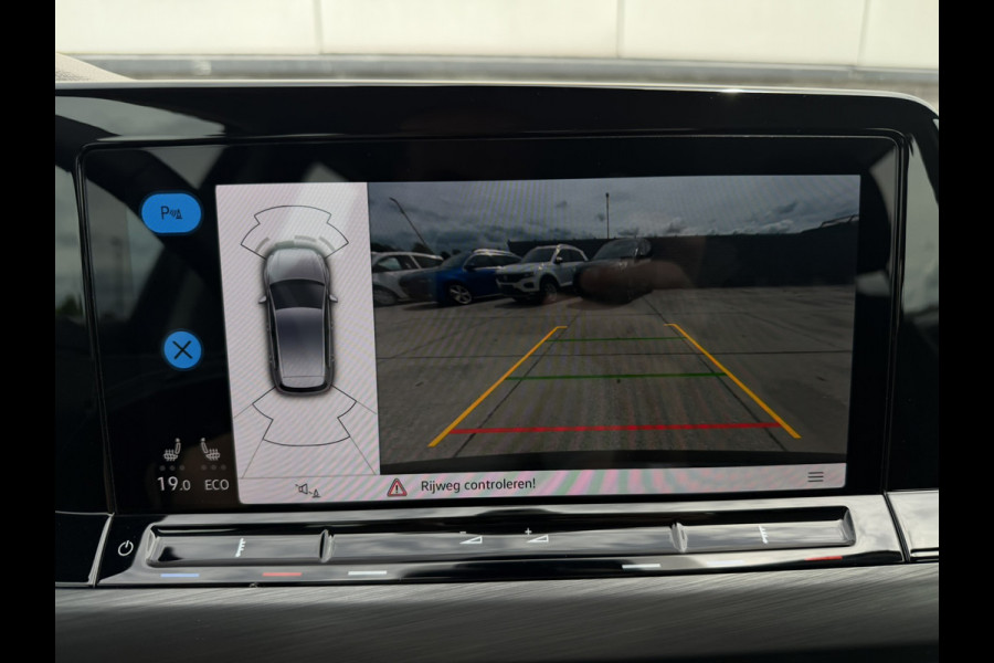 Volkswagen Golf 1.4 eHybrid Style | Carplay | Camera | Memory | Navi | Sfeerverlichting | LED | IQ-Light