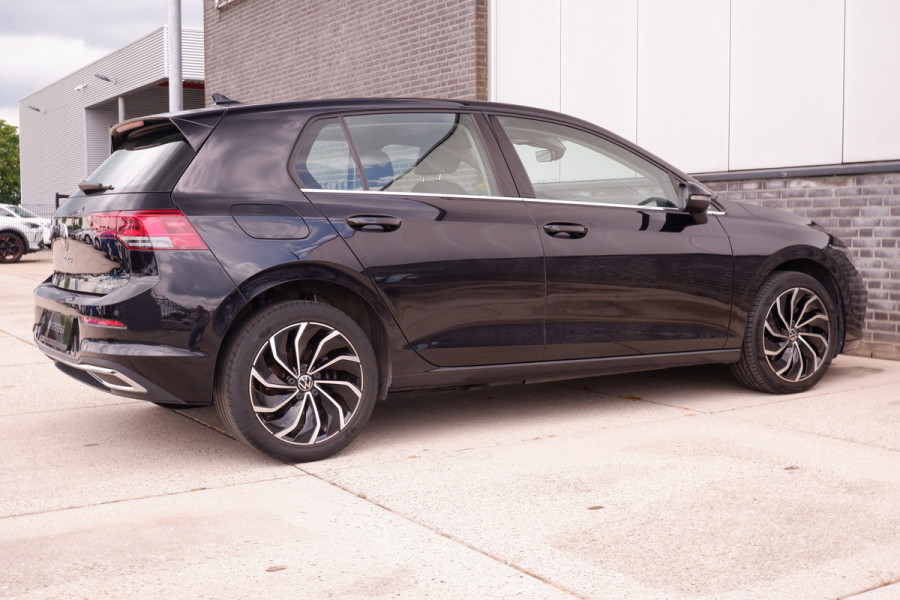 Volkswagen Golf 1.4 eHybrid Style | Carplay | Camera | Memory | Navi | Sfeerverlichting | LED | IQ-Light