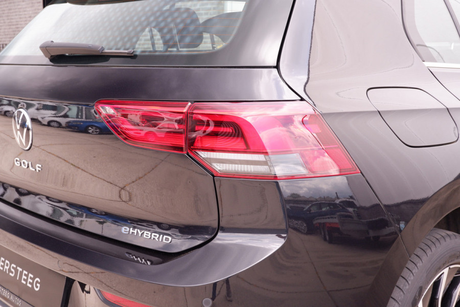 Volkswagen Golf 1.4 eHybrid Style | Carplay | Camera | Memory | Navi | Sfeerverlichting | LED | IQ-Light