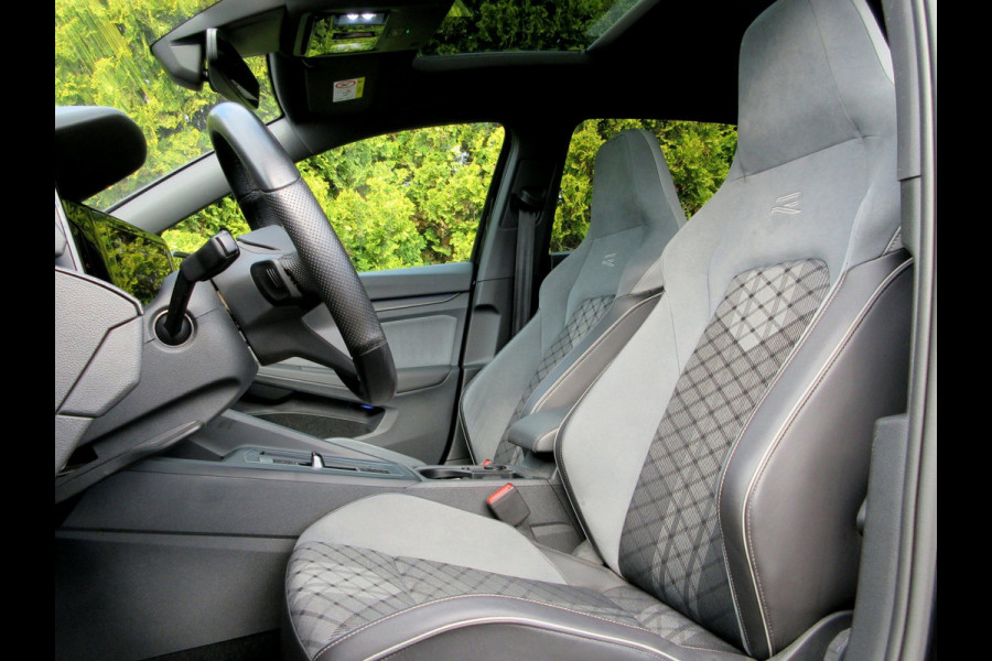 Volkswagen Golf 1.5 eTSI R-Line*Pano * Virt. cockpit * Sfeerverl. *