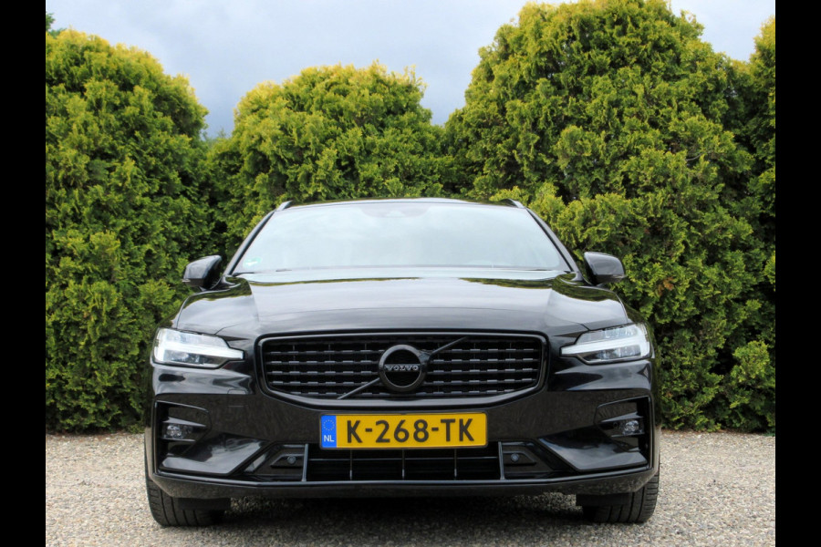 Volvo V60 2.0 B3 R-Design Automaat * Pano * Trekhaak *